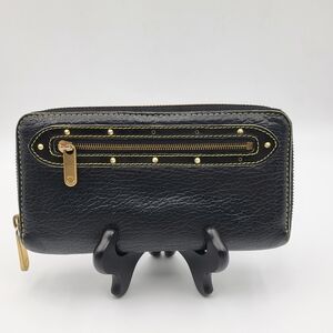 LOUis Vuitton Suhali Leather Zippy Long Wallet..Authentic..